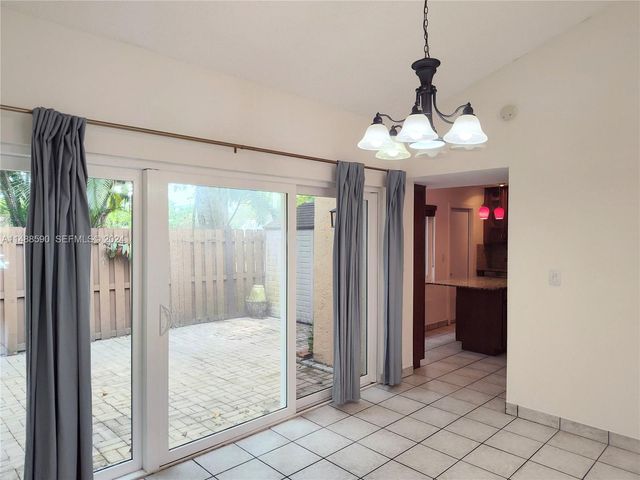 7083 W Sunrise Boulevard 7083, Plantation, FL 33313