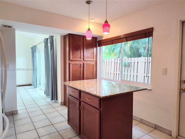 7083 W Sunrise Boulevard 7083, Plantation, FL 33313