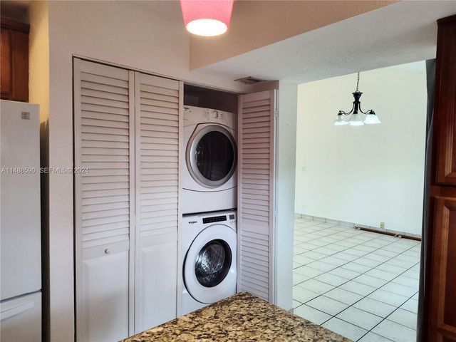 7083 W Sunrise Boulevard 7083, Plantation, FL 33313