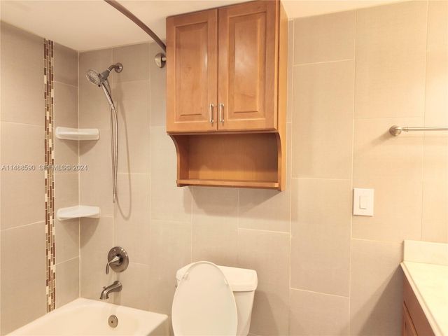 7083 W Sunrise Boulevard 7083, Plantation, FL 33313