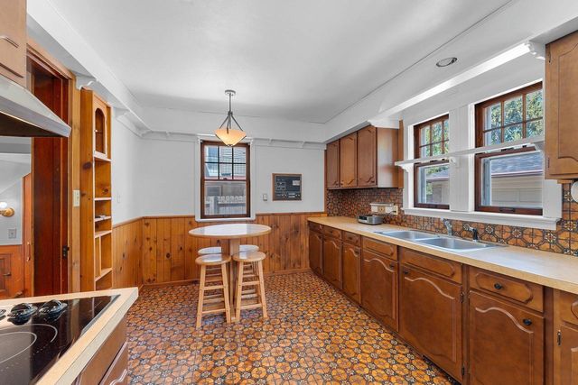 1128 W WINNEBAGO STREET, Appleton, WI 54914