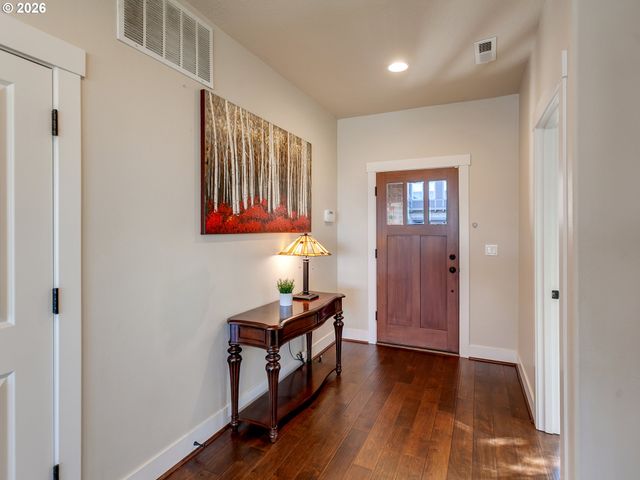 20381 Sw NAVARRE Ln, Beaverton, OR 97007