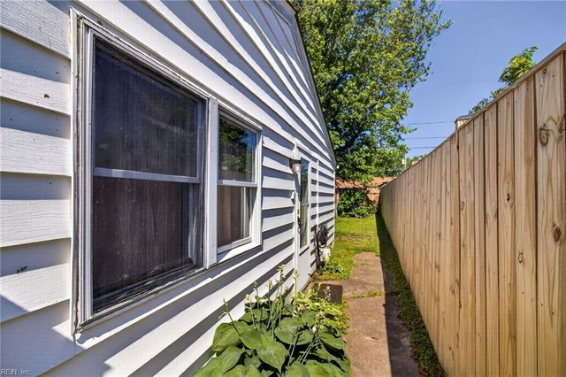 657 Declaration RD, Virginia Beach, VA 23462