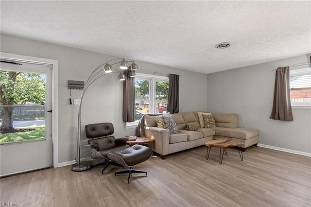 657 Declaration RD, Virginia Beach, VA 23462
