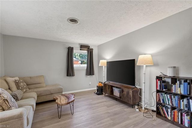 657 Declaration RD, Virginia Beach, VA 23462