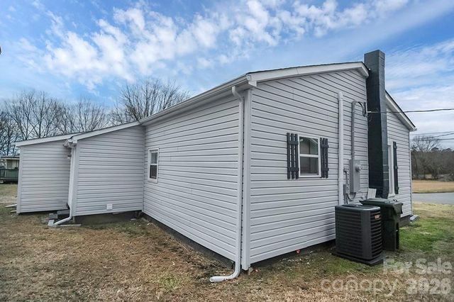 301 Jc Dellinger Road, Cherryville, NC 28021