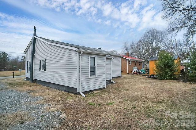 301 Jc Dellinger Road, Cherryville, NC 28021