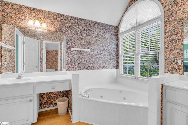 211 W Hypericum Lane, Greenville, SC 29615
