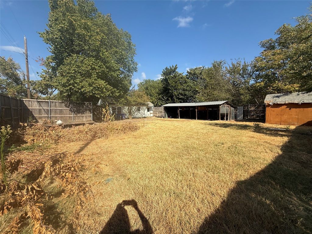 1800 Cottonwood Road, Carrollton, TX 75006 — photo 4