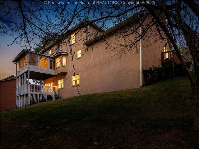 5028 Bennington Drive, Cross Lanes, WV 25313