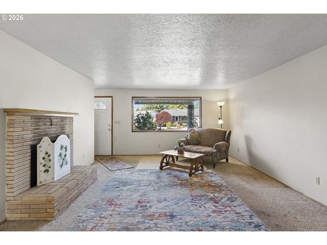 1740 VANDERBECK Ln, Woodburn, OR 97071