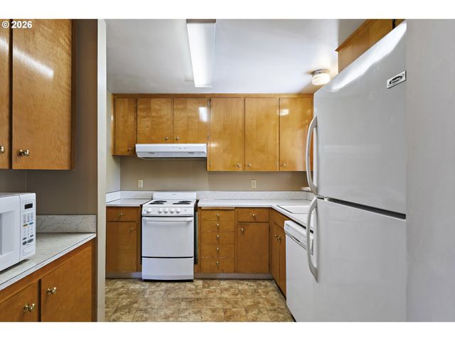 1740 VANDERBECK Ln, Woodburn, OR 97071