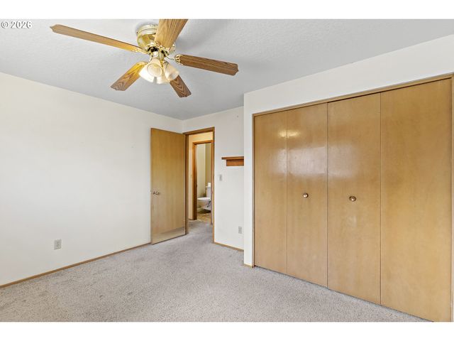 1740 VANDERBECK Ln, Woodburn, OR 97071