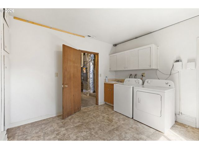 1740 VANDERBECK Ln, Woodburn, OR 97071