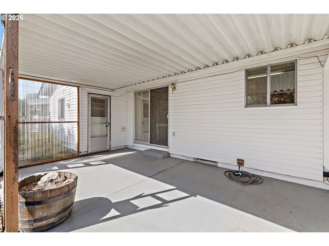 1740 VANDERBECK Ln, Woodburn, OR 97071