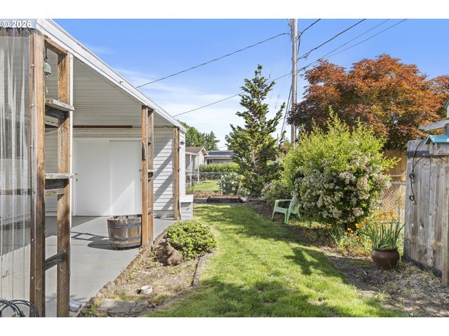 1740 VANDERBECK Ln, Woodburn, OR 97071