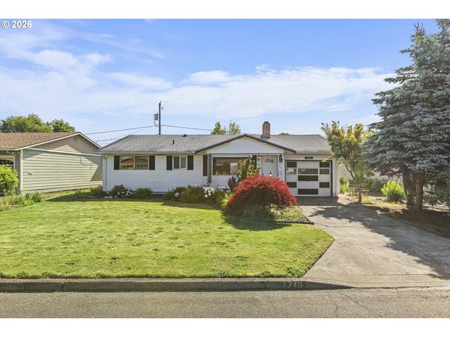 1740 VANDERBECK Ln, Woodburn, OR 97071