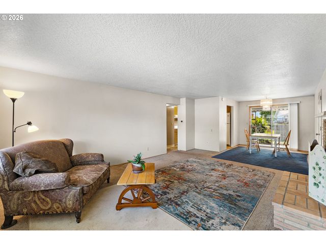 1740 VANDERBECK Ln, Woodburn, OR 97071