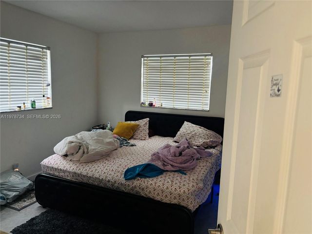 355 NW 32nd Street, Oakland Park, FL 33309