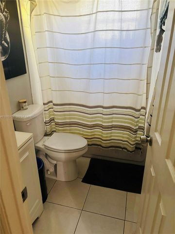 355 NW 32nd Street, Oakland Park, FL 33309