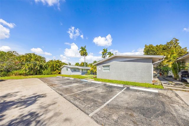 355 NW 32nd Street, Oakland Park, FL 33309