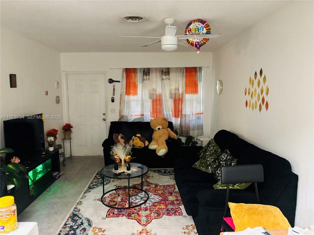 355 NW 32nd Street, Oakland Park, FL 33309