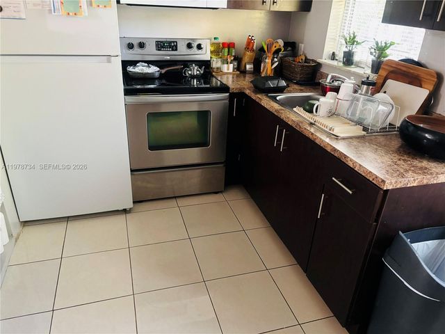 355 NW 32nd Street, Oakland Park, FL 33309