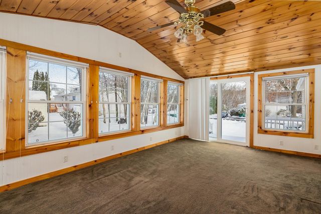 45 Oak Drive, North Hampton, NH 03862