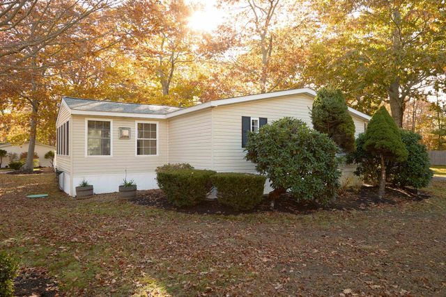 45 Oak Drive, North Hampton, NH 03862