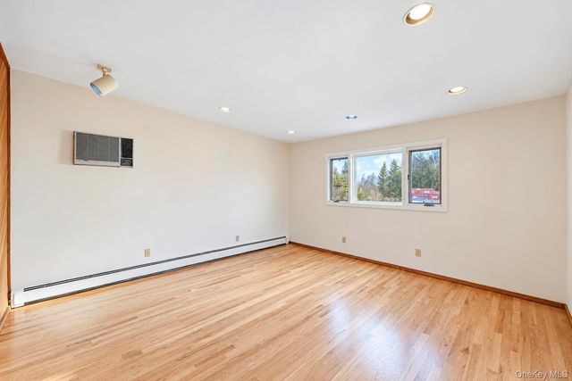 2176 6th Street, East Meadow, NY 11554