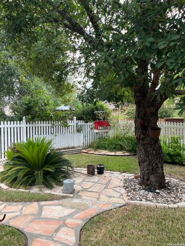 528 Jo Lynn, New Braunfels, TX 78130
