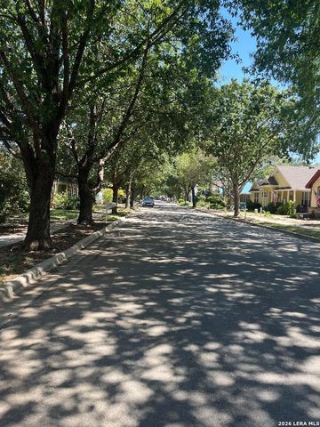 528 Jo Lynn, New Braunfels, TX 78130