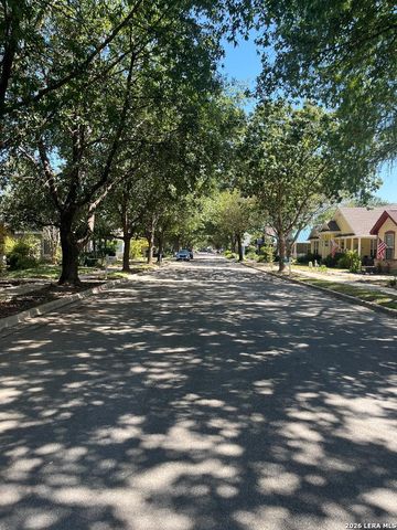528 Jo Lynn, New Braunfels, TX 78130
