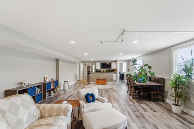 1305 NW Sunset Lane, Grimes, IA 50111