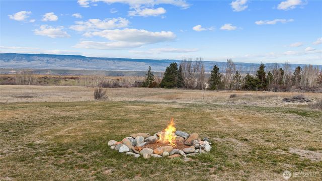 610 Meadow View Drive, Ellensburg, WA 98926