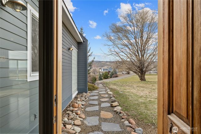 610 Meadow View Drive, Ellensburg, WA 98926