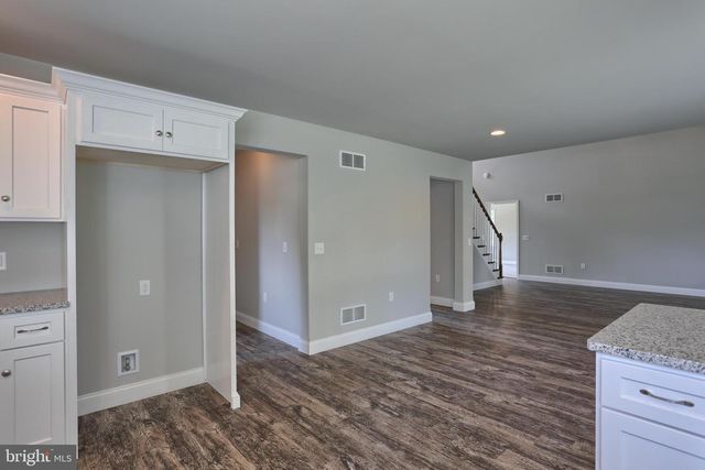 010 ROLLING MEADOW RD, Lebanon, PA 17046