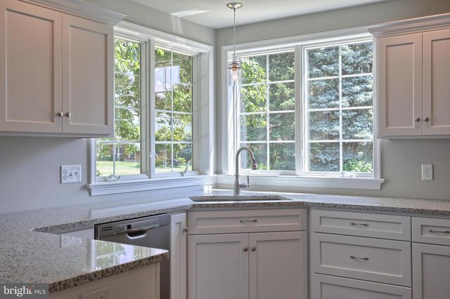 010 ROLLING MEADOW RD, Lebanon, PA 17046