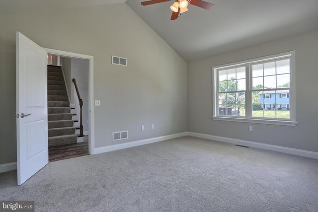 010 ROLLING MEADOW RD, Lebanon, PA 17046