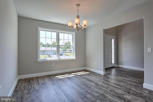 010 ROLLING MEADOW RD, Lebanon, PA 17046