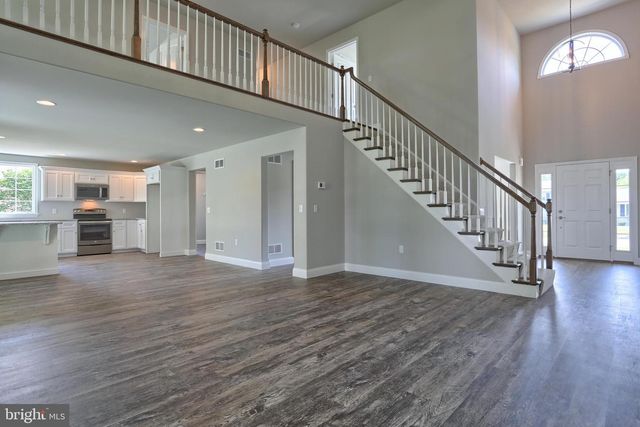 010 ROLLING MEADOW RD, Lebanon, PA 17046