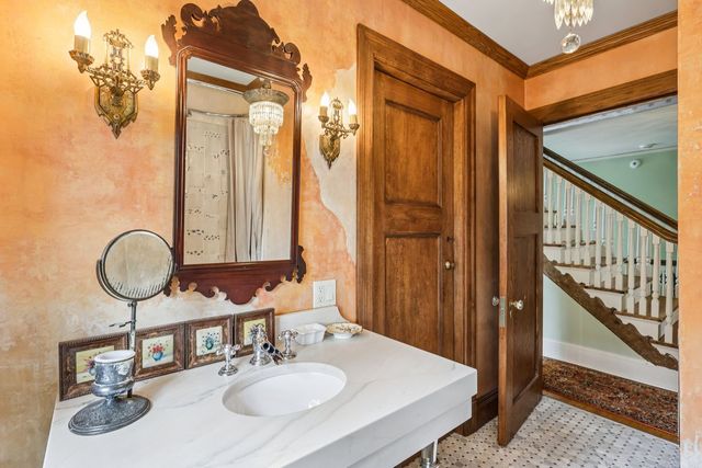 4352 Centre AVENUE, Schenley Farms, PA 15213