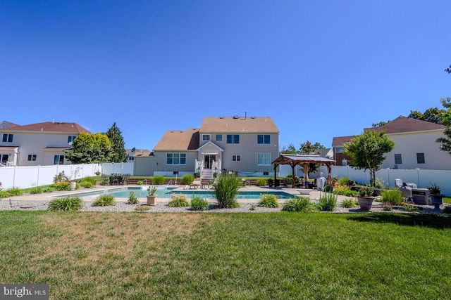 24 ORSAF LN, Bayville, NJ 08721