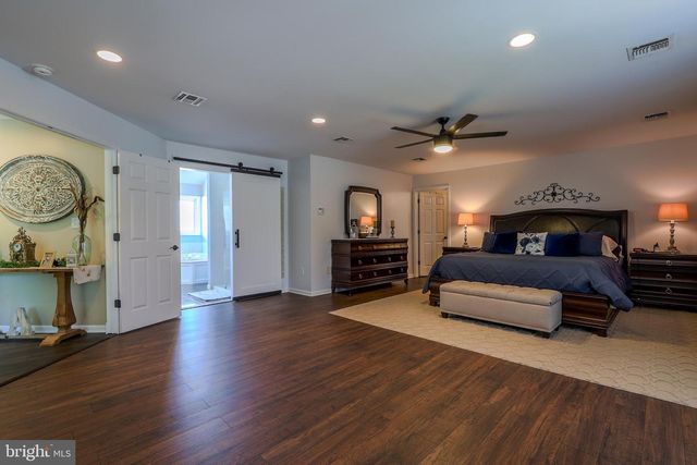 24 ORSAF LN, Bayville, NJ 08721