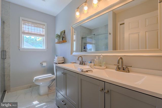 24 ORSAF LN, Bayville, NJ 08721