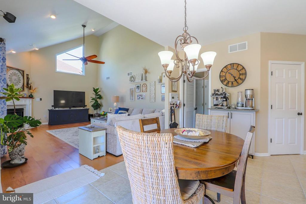 24 ORSAF LN, Bayville, NJ 08721