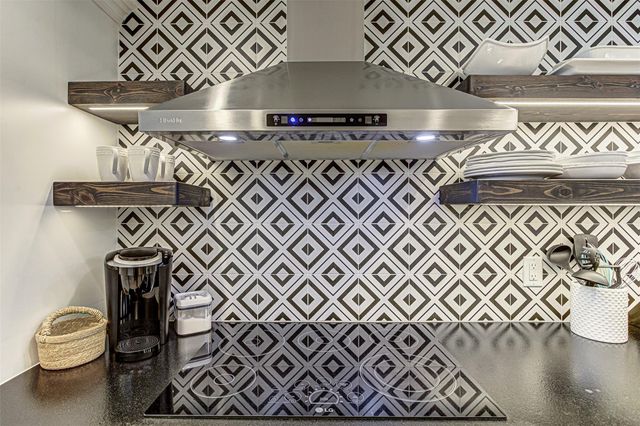 103 Oasis ST A, Horseshoe Bay, TX 78657