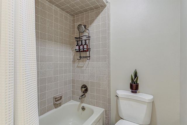 103 Oasis ST A, Horseshoe Bay, TX 78657