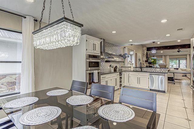 103 Oasis ST A, Horseshoe Bay, TX 78657