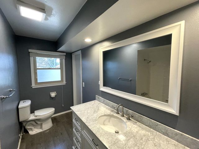 6490 Crane DRIVE, Oak Creek, WI 53154